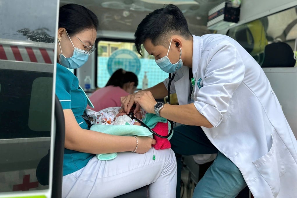 Vượt hơn 100km, cứu cháu bé người Lào sinh non ở khu vực biên giới - 2