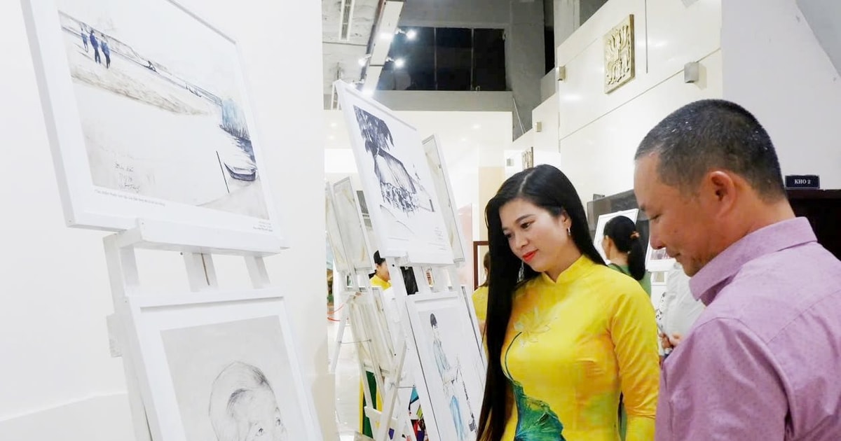 ការតាំងពិព័រណ៍គំនូរចល័ត "អនុស្សាវរីយ៍នៃសមរភូមិភូមិភាគ V"