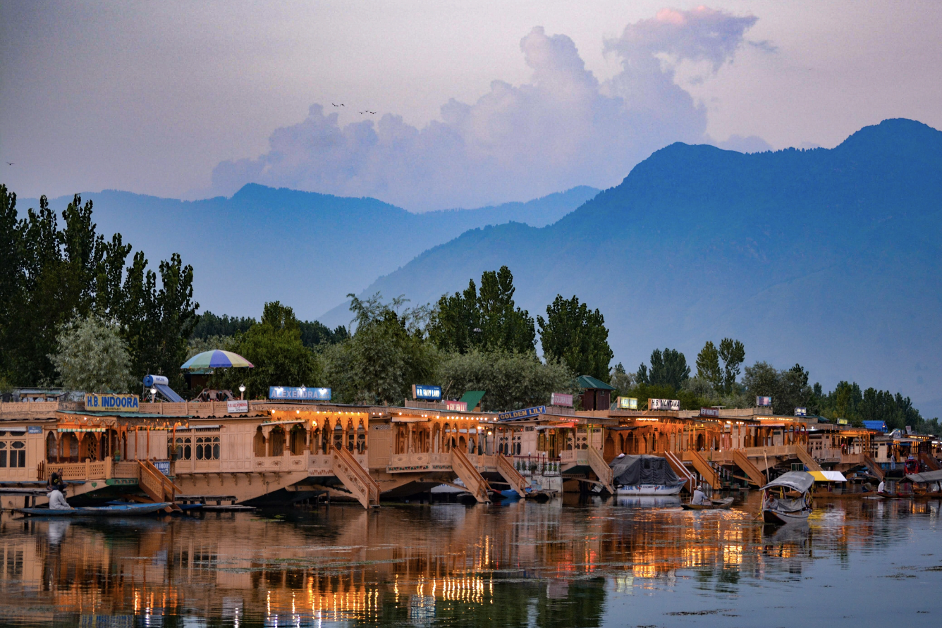 គោលដៅទេសចរណ៍កំពូលទាំង 5 នៅ Srinagar៖ ស្វែងយល់ពីឋានសួគ៌ក្នុងបេះដូងកាស្មៀរ