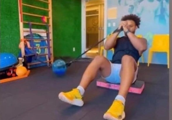 Xuân Son tích cực tập phục hồi ở Brazil.