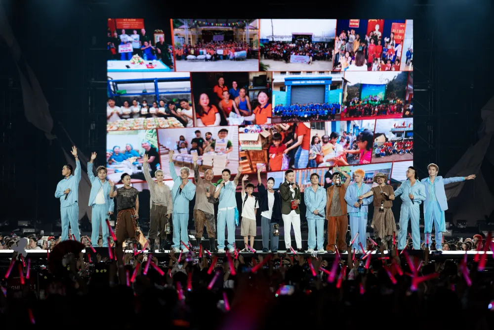 Dá»± Ã¡n Gai NÃ©t - TÃ´n vinh 3300 viá»‡c tá»­ táº¿ táº¡i Concert Day 5 & Day 6.JPG