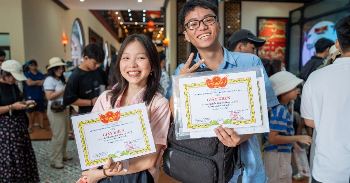 Gần 10.000 lượt học sinh giỏi đến Ba Na Hills vui chơi miễn phí