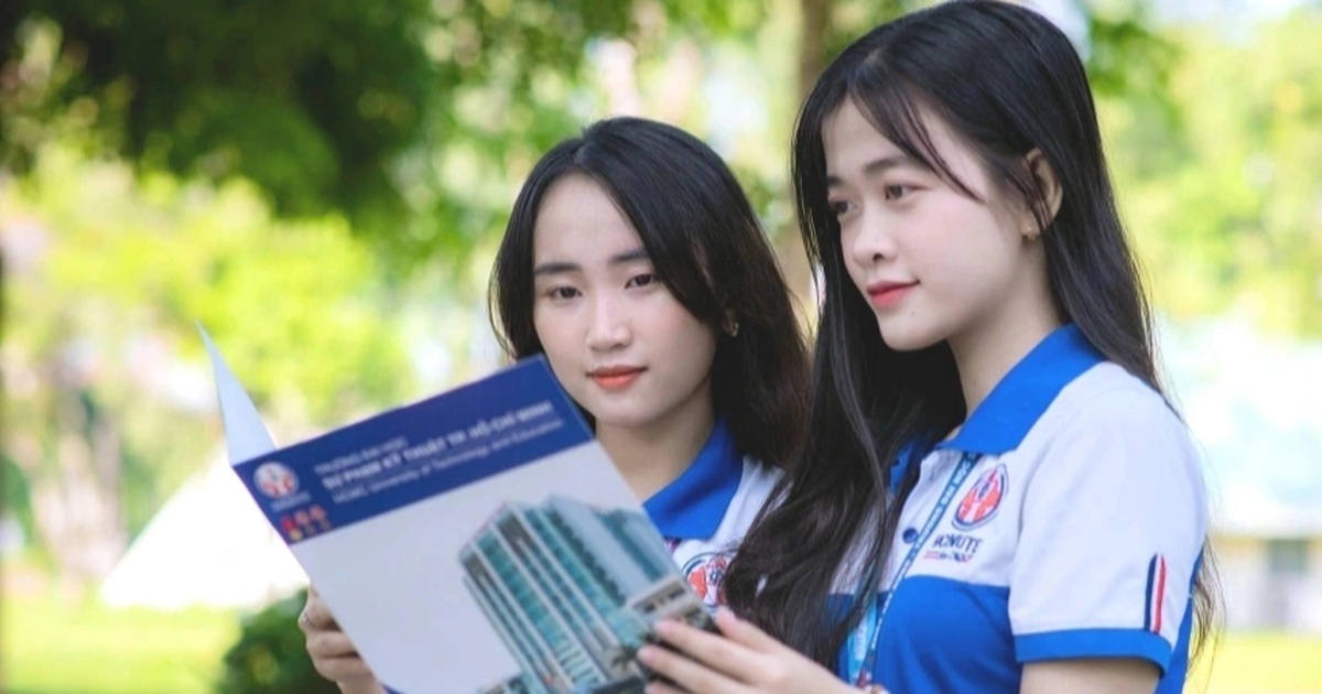 14 thủ khoa, á khoa khối C00 xét tuyển đại học năm 2025