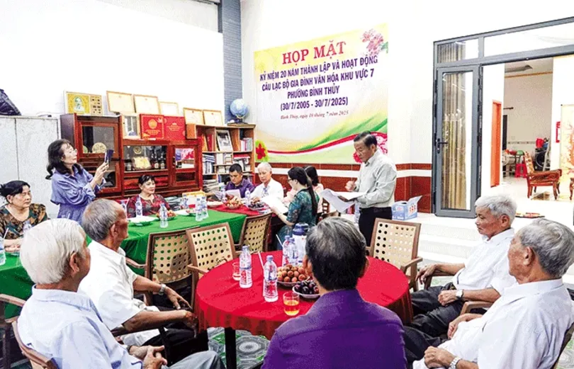 20 ឆ្នាំ "ព្រះច័ន្ទពេញវង់" ភ្លឺជារៀងរហូត