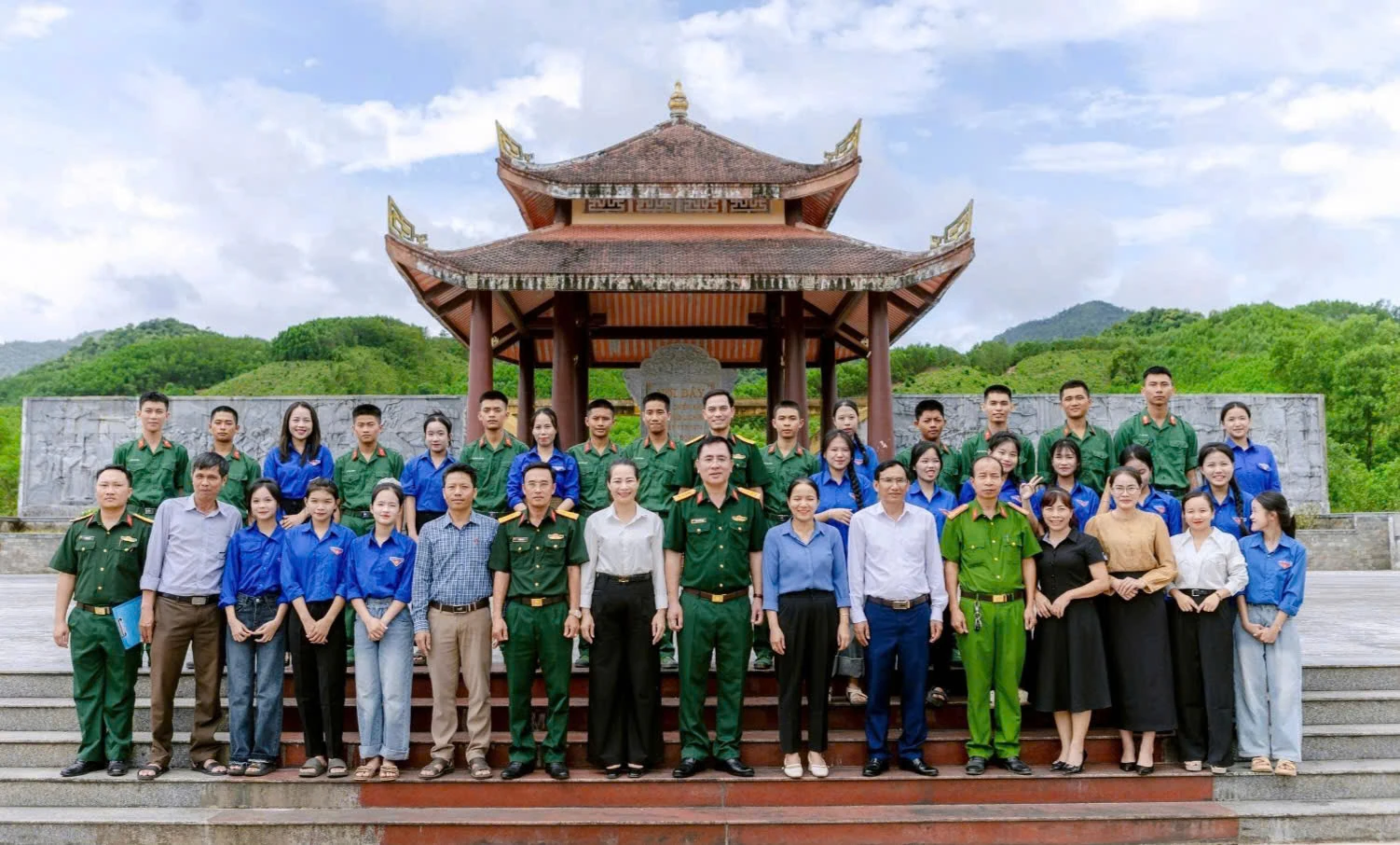 Trung đoàn 19 ra quân làm công tác dân vận tại xã Ba Lòng