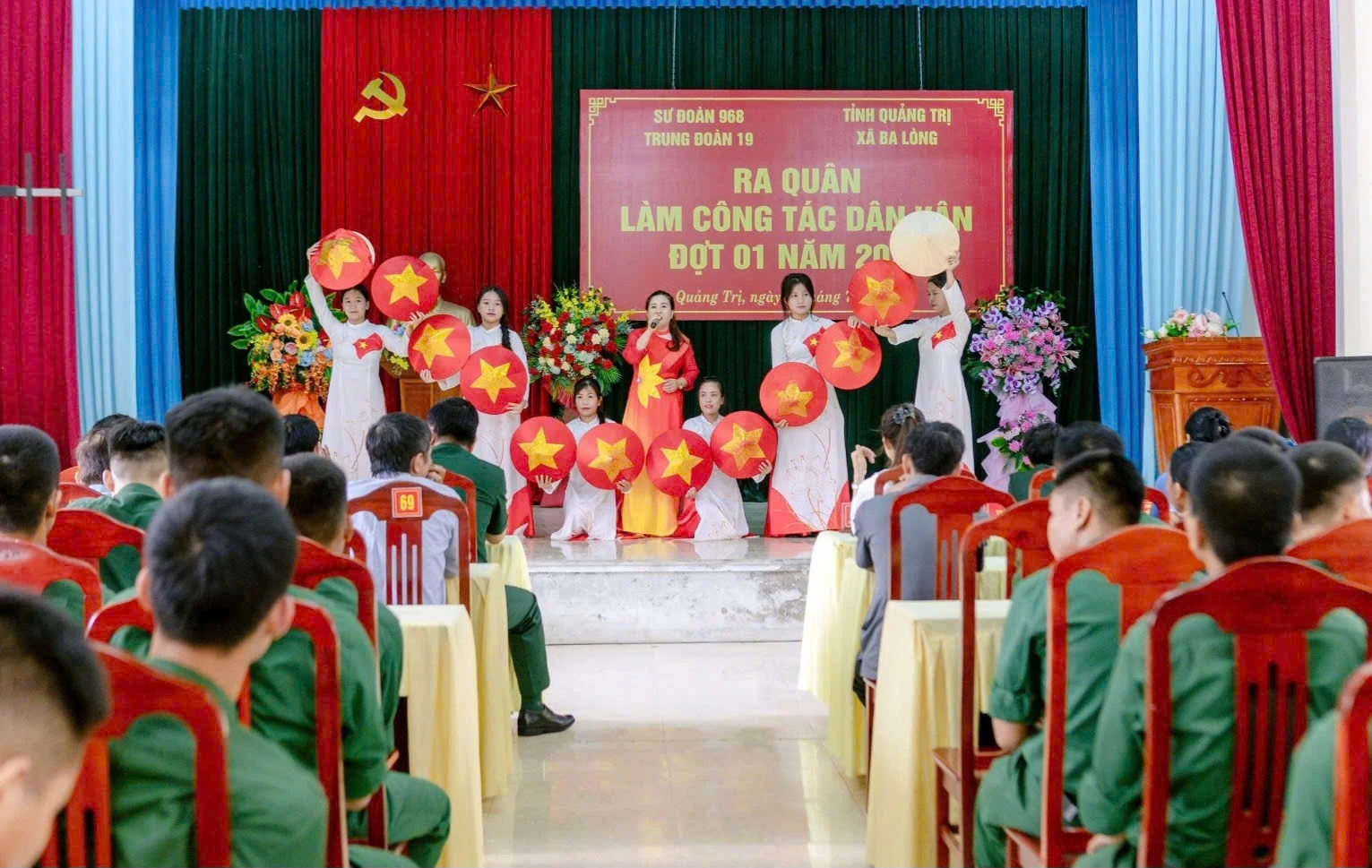 Trung đoàn 19 ra quân làm công tác dân vận tại xã Ba Lòng