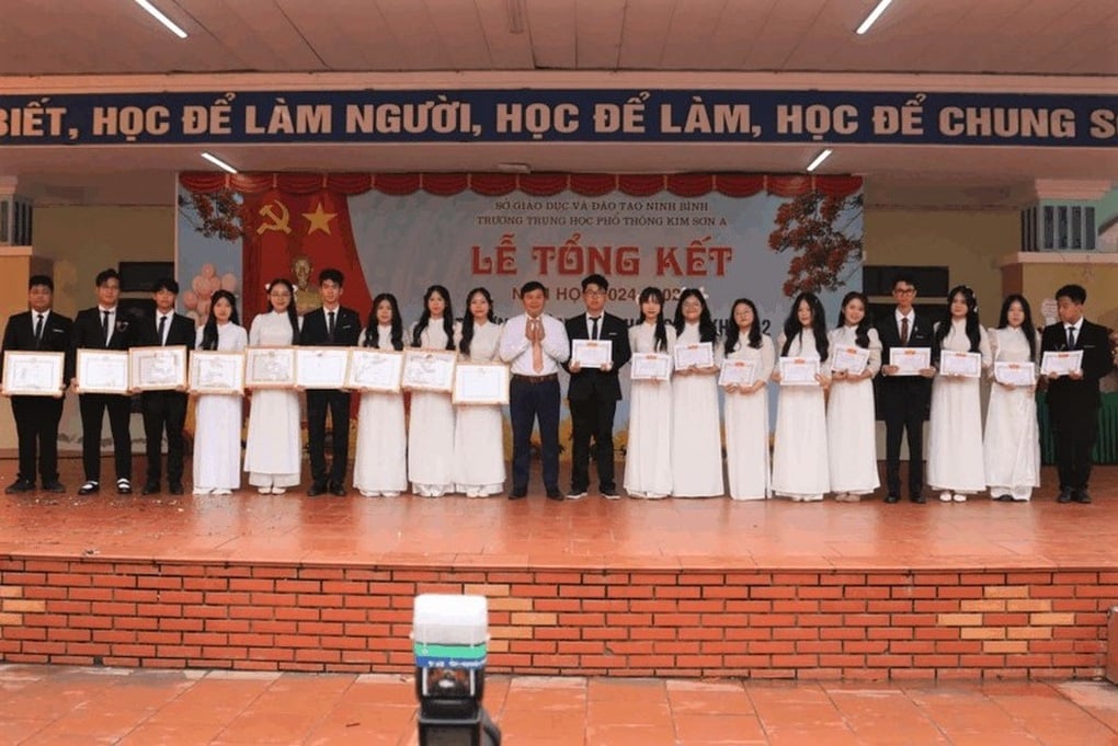 Thủ khoa khối A00: Nữ Đảng viên học giỏi toàn diện, rất có trách nhiệm - 2