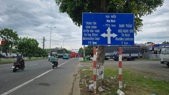 Khẩn trương điều chỉnh hàng loạt biển chỉ dẫn giao thông ở Đà Nẵng - Ảnh 2.