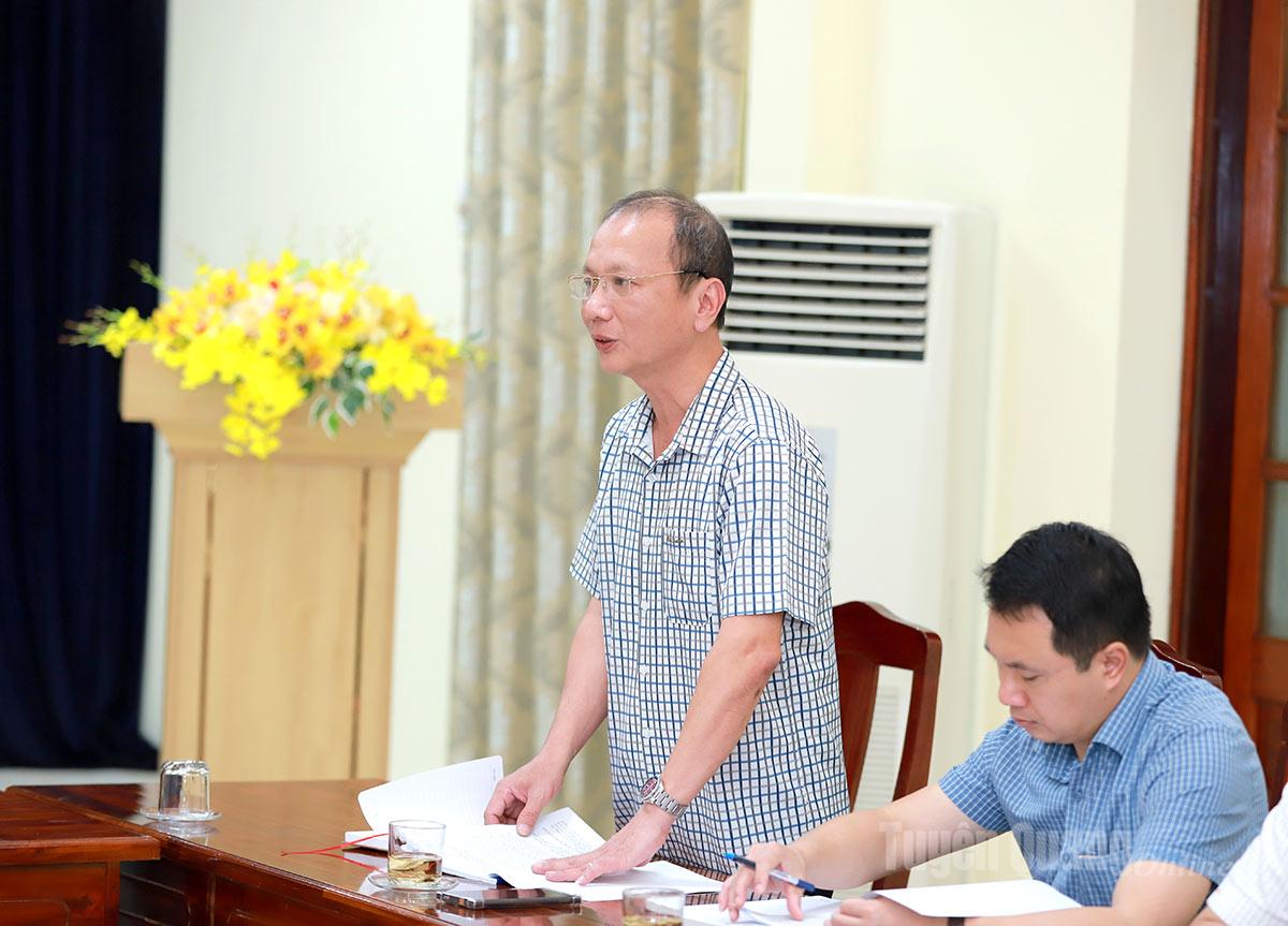 Representative of the Standing Committee of the Party Committee of the Department of Construction presented the contents of the documents of the Party Congress of the Department.