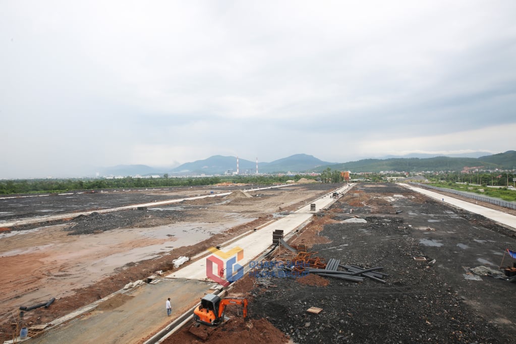 Parc industriel de Dong Mai, avec un investissement total de 210 milliards de VND, investi par Tan Dai Duong International Import Export Joint Stock Company, avec une échelle de 16 hectares, dans le quartier de Dong Mai.