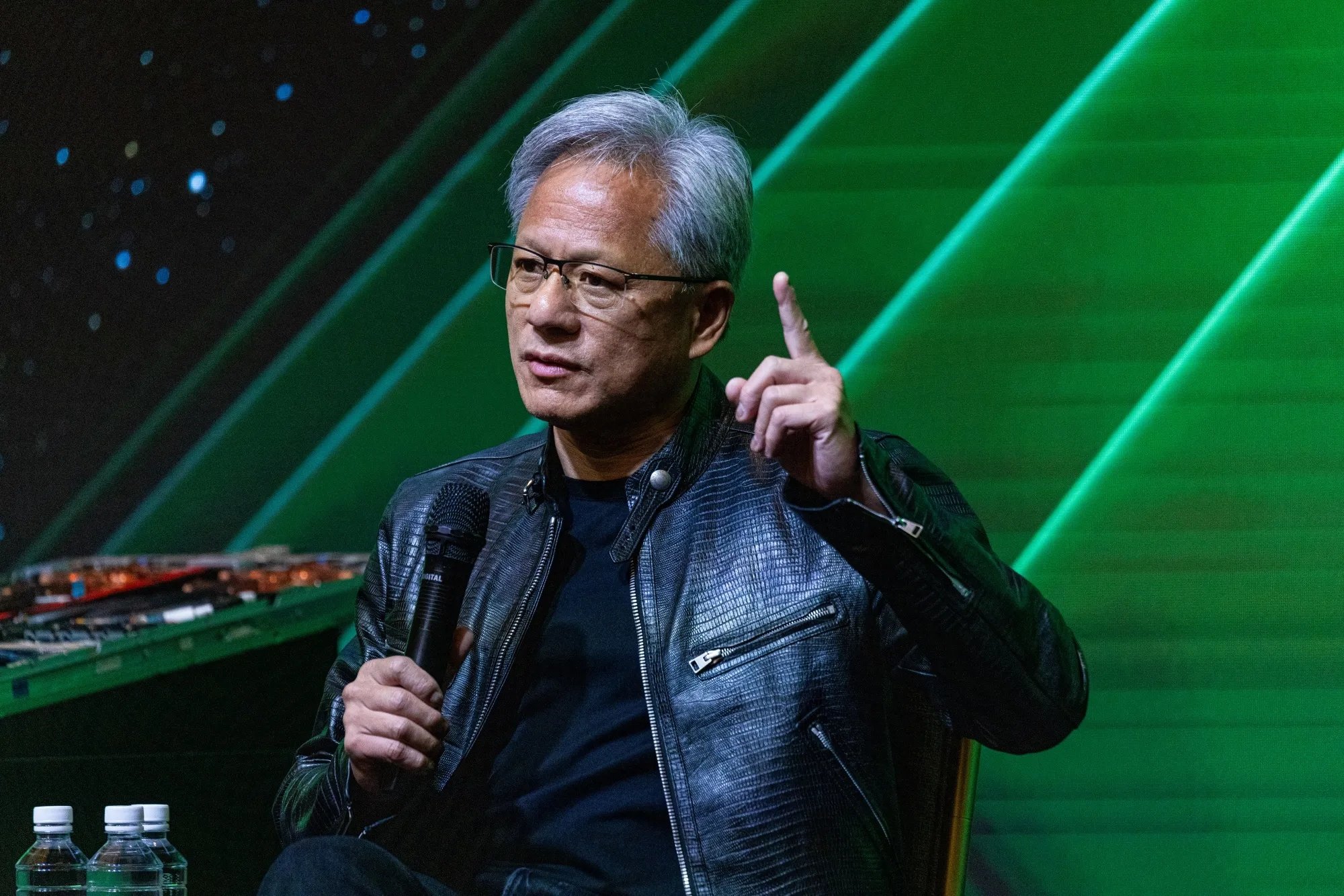 Nvidia Trung Quoc,  Chip AI H20,  Thi truong chip,  Cang thang thuong mai,  Chinh quyen Trump,  Cong nghe AI anh 1