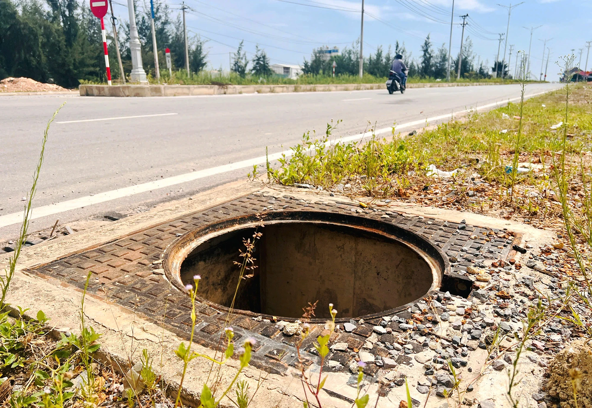 Hiểm họa rình rập trên tuyến đường mới