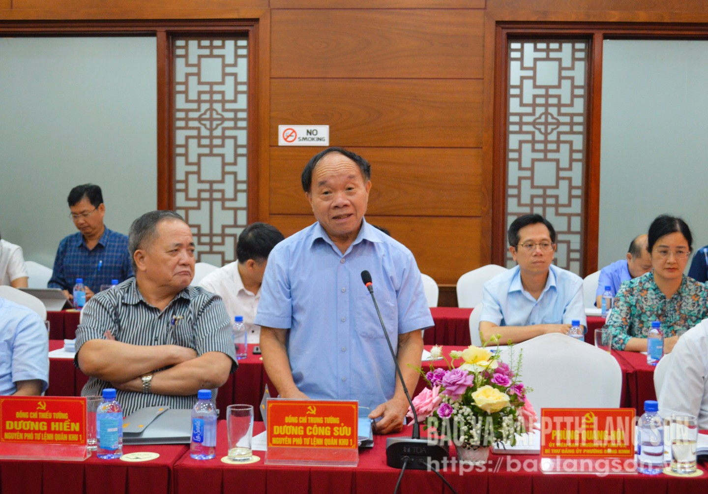 Trung tướng Dương Công Sửu, nguyên Phó Tư lệnh Quân khu 1 phát biểu tại hội nghị