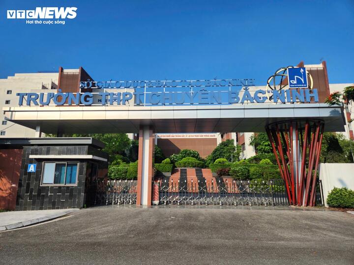 박닌성은 합병 후에도 두 개의 전문고등학교 이름을 그대로 유지한다.