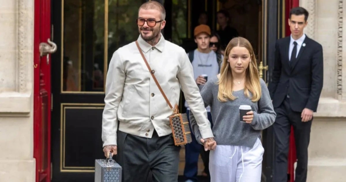David Beckham thích xuống phố với túi hàng hiệu cỡ "khủng", có giá đắt đỏ