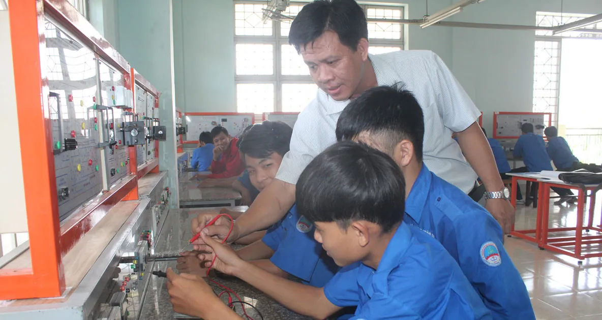 Accelerating vocational training, connecting the labor market