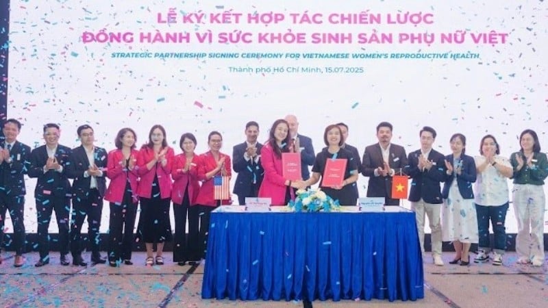 តំណាង​លោក ឡុង ចូវ និង​អង្គការ​អ័រហ្សង់ទីន បាន​ចុះ​ហត្ថលេខា​លើ​កិច្ច​ព្រមព្រៀង​សហប្រតិបត្តិការ។