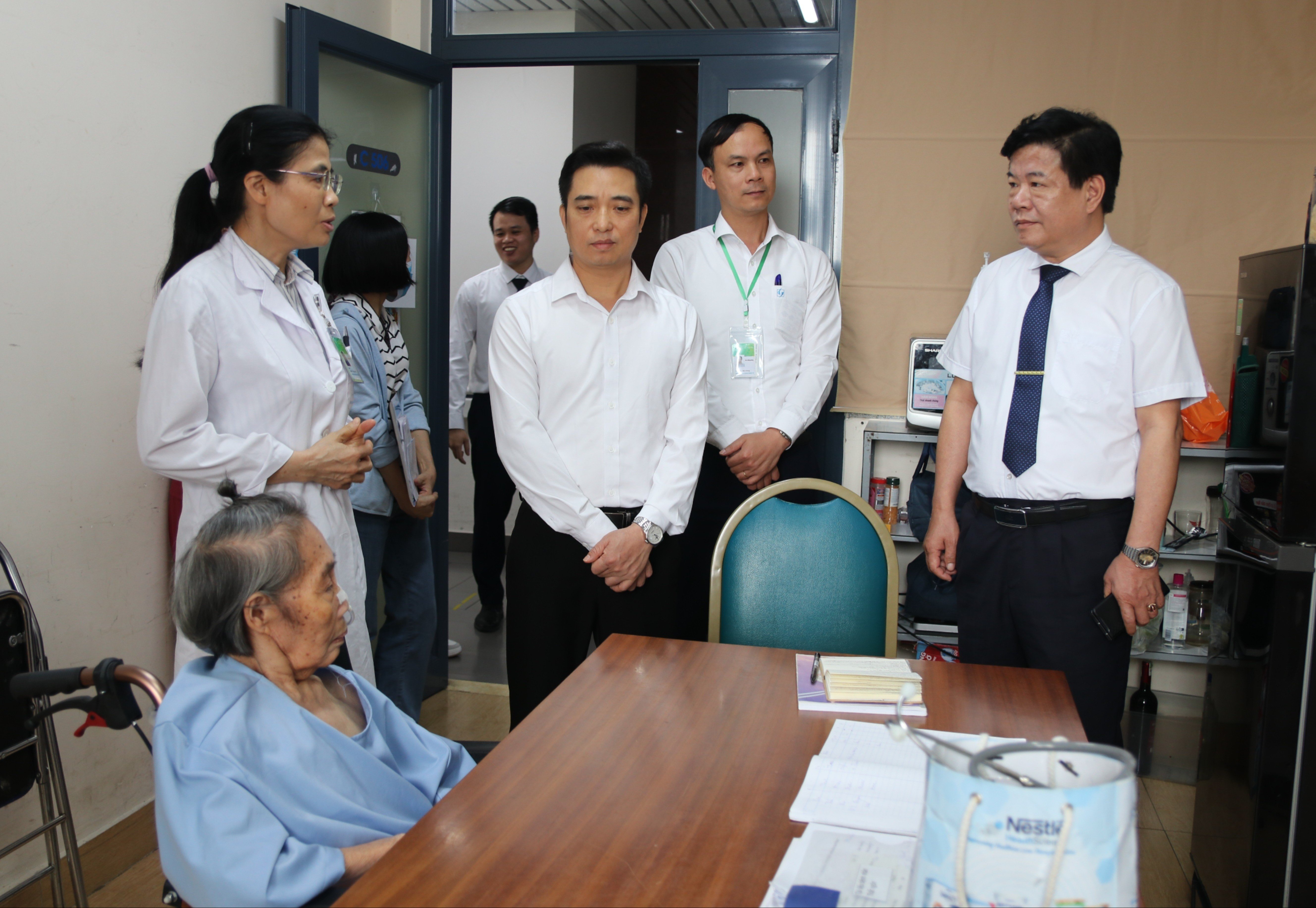 anh-3-tin-ky-ket-5802.jpg