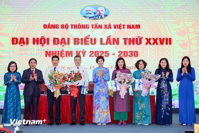 vnp-dhoi-tang-hoa.jpg