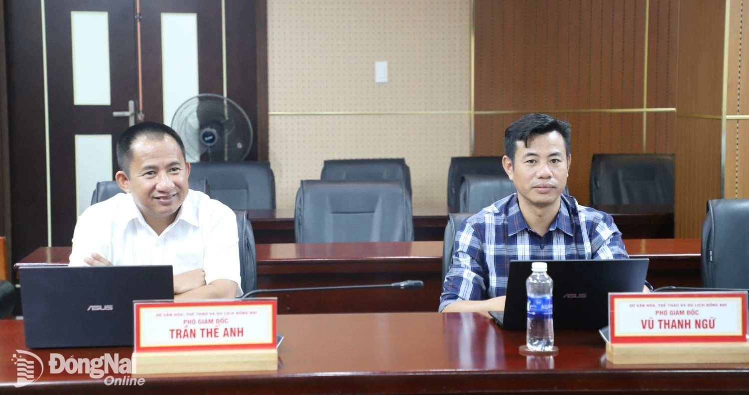 Các Phó giám đốc Sở Văn hóa, thể thao và du lịch tham dự hội nghị trực tuyến. Ảnh: My Ny