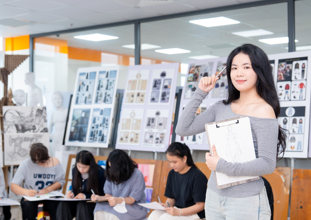 Hàng loạt trường đại học phía Nam công bố điểm sàn, cao nhất 24 điểm - 1