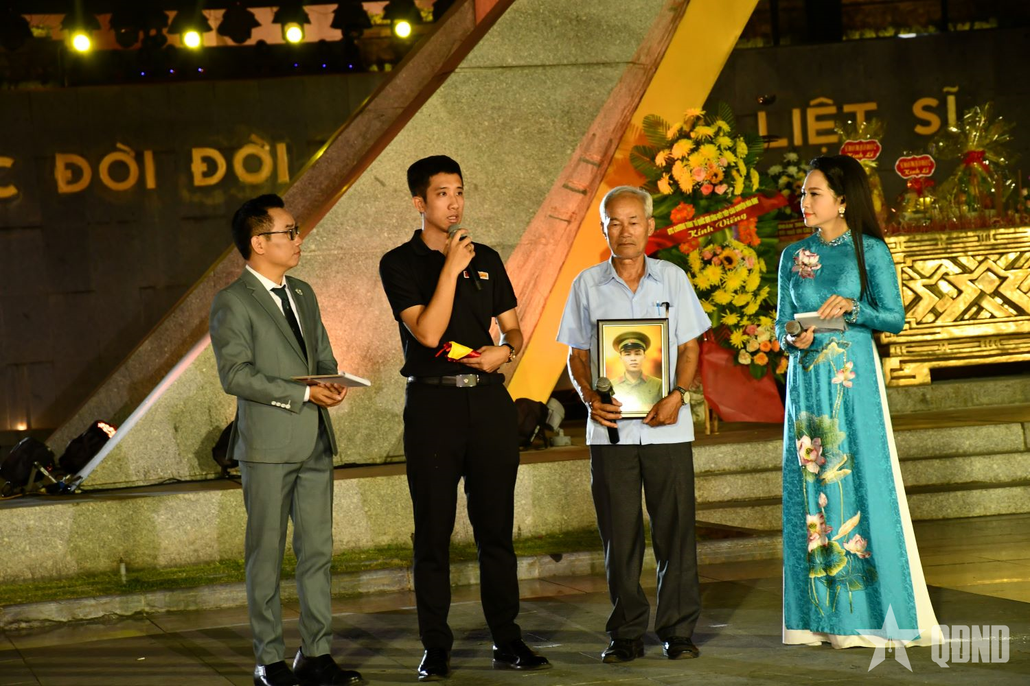 Xúc động chương trình “Tổ quốc ghi công”