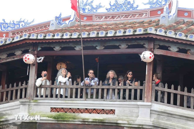 ttxvn-0101-hoi-an-du-lich-2.jpg