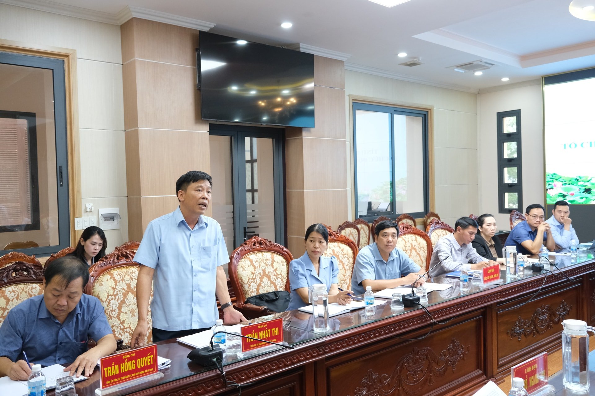 មេឃុំ Di Linh ចំនួន ៣ នាក់បានចូលរួមកិច្ចប្រជុំ