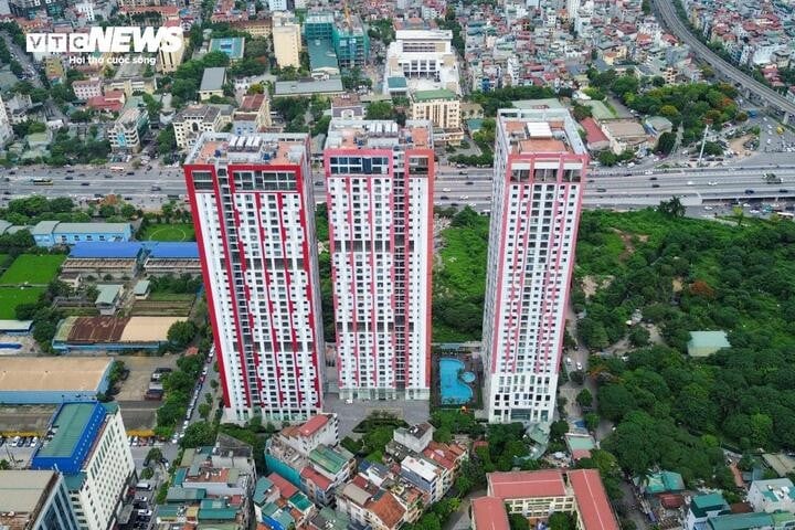 According to experts, it is necessary to increase housing supply to lower housing prices. (Photo: Minh Duc).