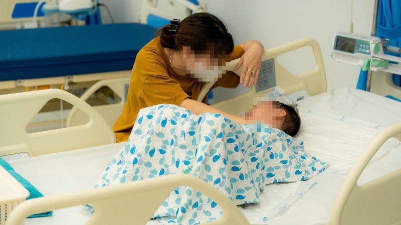 Bệnh nhi đang được theo dõi, chăm sóc tại Bệnh viện Nhi Hà Nội.