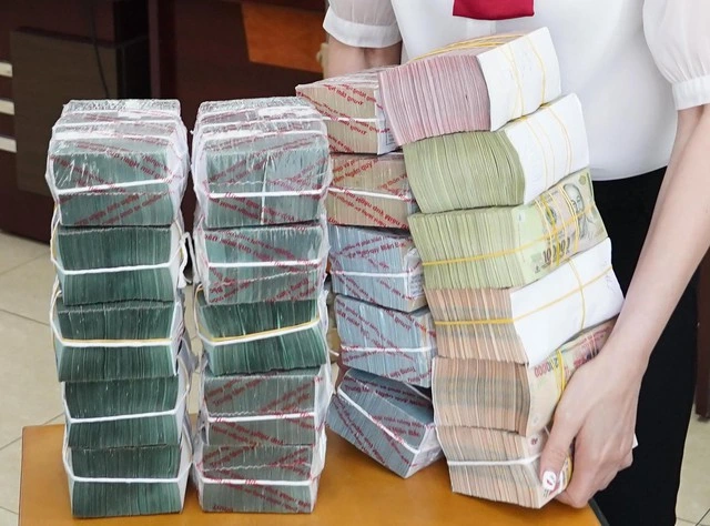 Agribank absorbs over 2.1 million billion VND