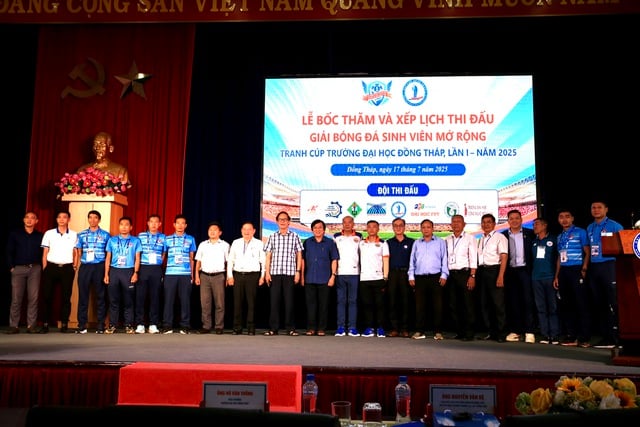 Trường Đại học Đồng Tháp tổ chức giải sinh viên, khánh thành mặt sân tiền tỉ- Ảnh 2.