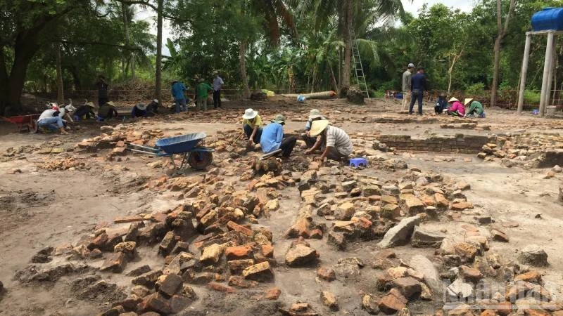 សរសើរ​សម្បត្តិ​ជាតិ​របស់​អូរ​បា​ធ