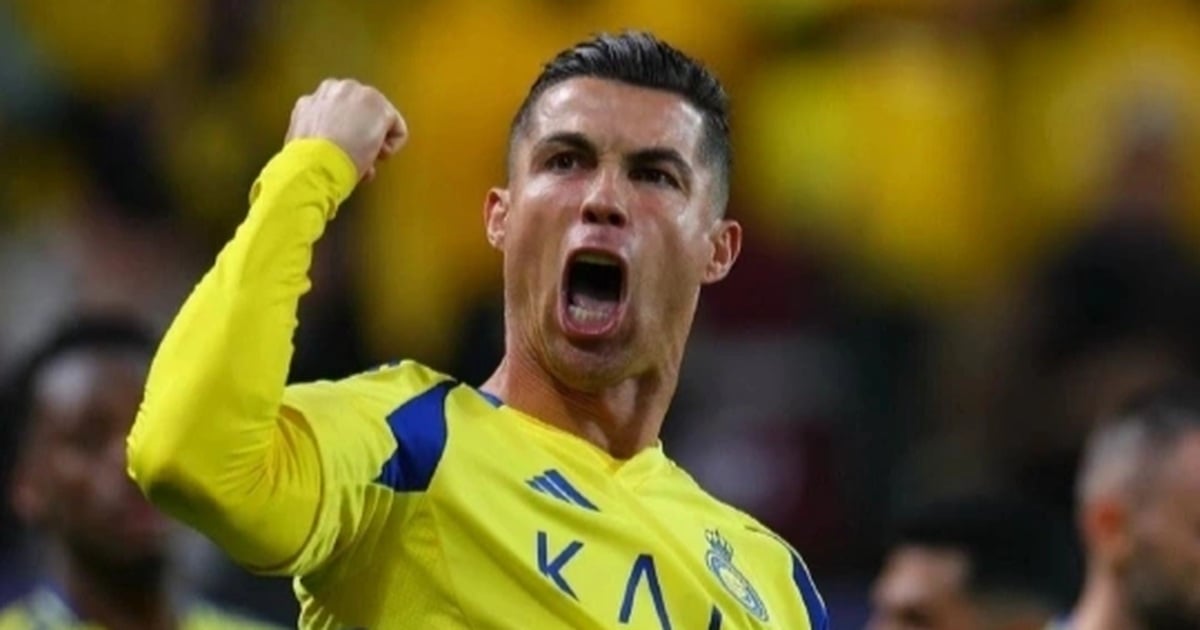 C.Ronaldo ẵm hàng loạt giải thưởng dù đội nhà trắng tay
