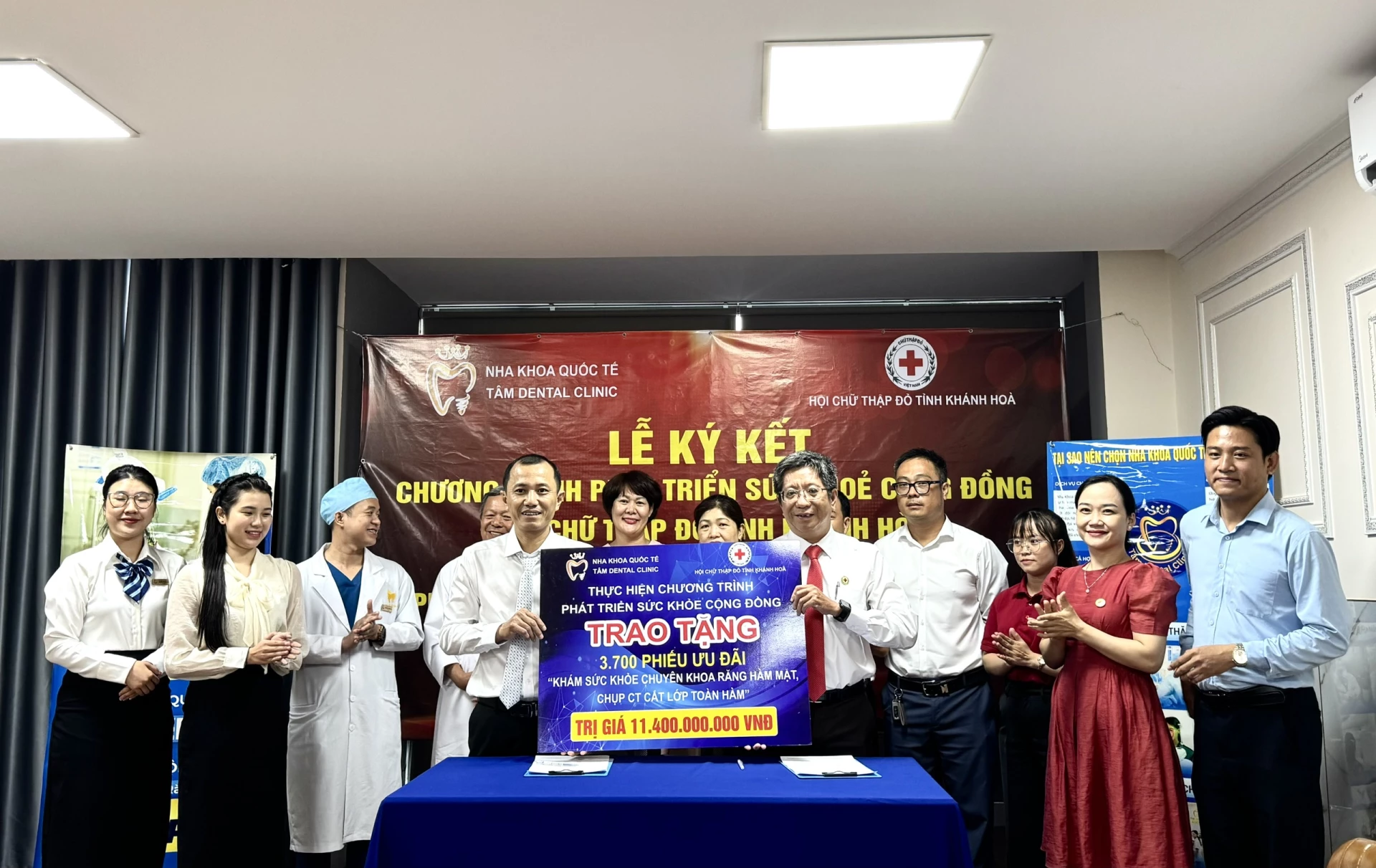 Le système dentaire international Tam Dental apporte son soutien à la Société provinciale de la Croix-Rouge