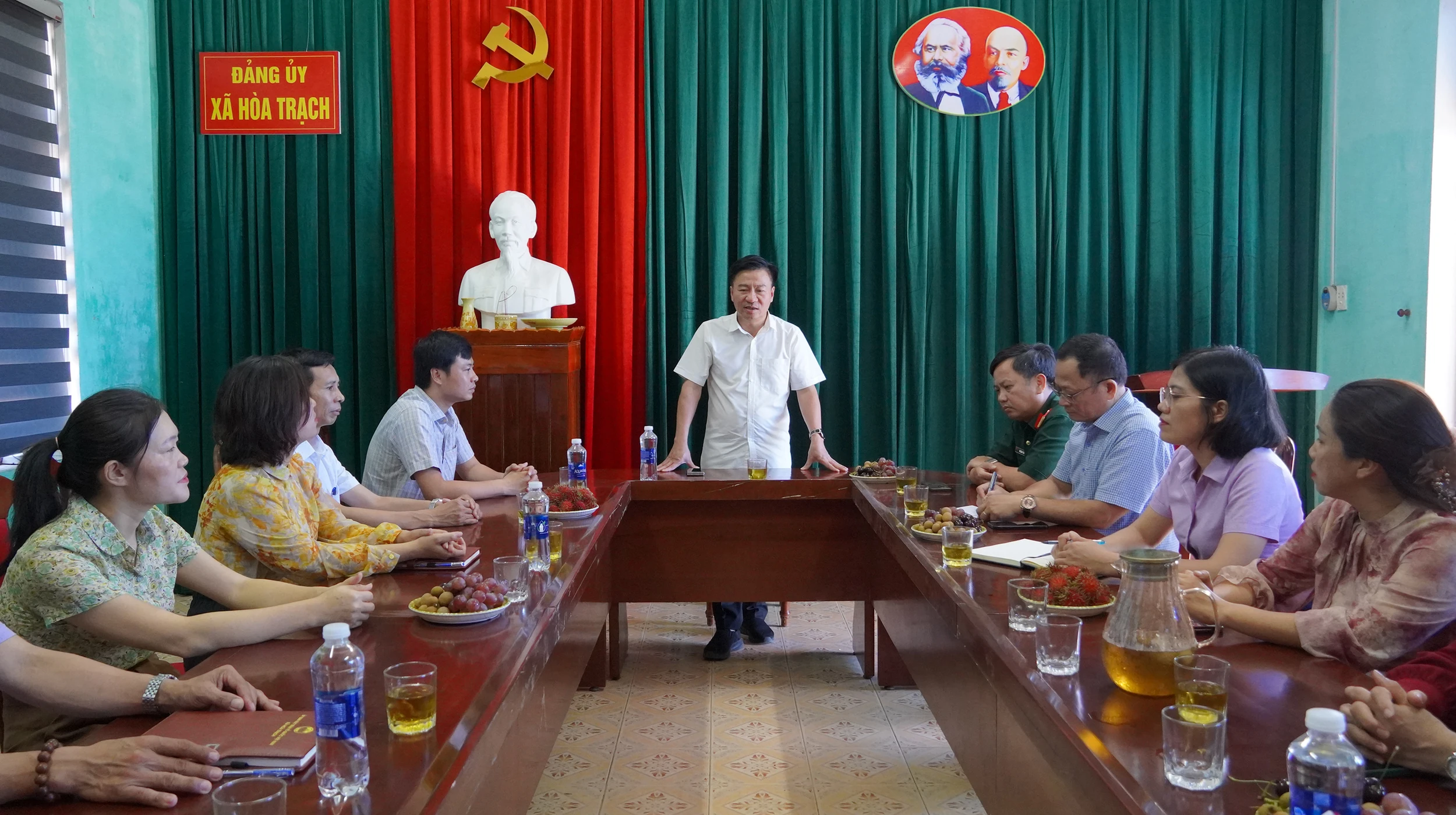 Phó Chủ tịch Thường trực Ủy ban MTTQVN tỉnh thăm, tặng quà gia đình chính sách, người có công với cách mạng