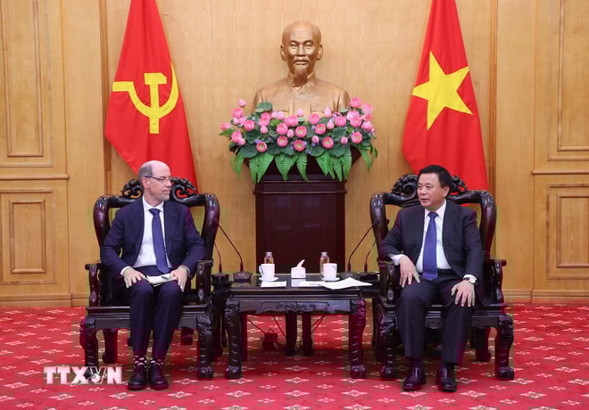 ttxvn-nguyen-xuan-thang-tiep-pho-chu-tich-tap-doan-google-4.jpg