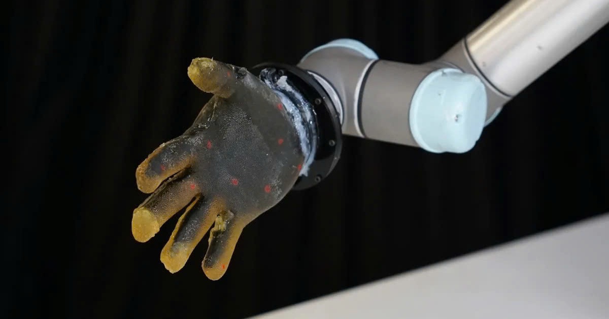 Los robots 'sienten dolor' como los humanos gracias a la piel artificial