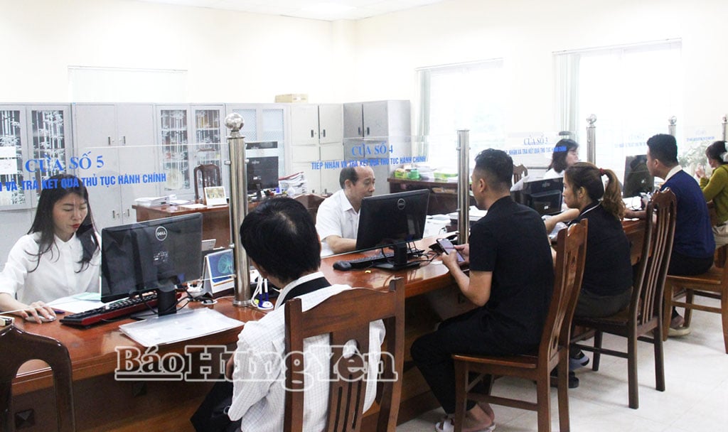 Bộ phận Một cửa Bảo hiểm xã hội tỉnh - nơi tiếp nhận, giải quyết các chế độ, chính sách bảo hiểm cho người lao động.