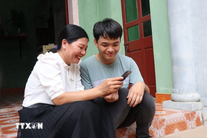 Thủ khoa A00 30 điểm bật mí "bí kíp học siêu đỉnh" từ cuốn sổ đặc biệt- Ảnh 1.