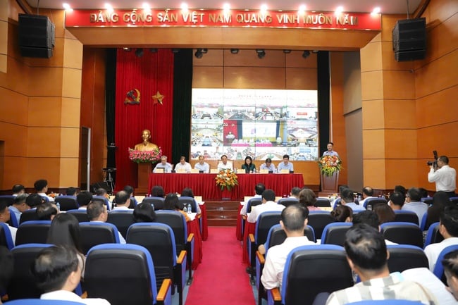 Hội nghị sơ kết công tác 6 tháng đầu năm và triển khai nhiệm vụ công tác 6 tháng cuối năm của Bộ VHTTDL - Ảnh 1.