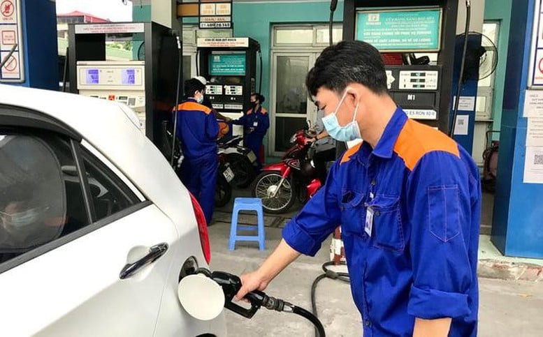 Giá xăng giảm- Ảnh 1.
