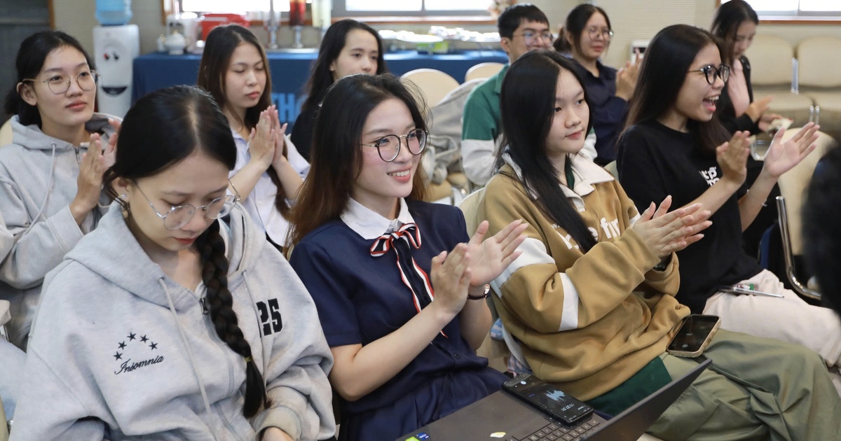 Sinh viên truyền thông đa phương tiện UMT hoàn thành khóa học Thẩm định tin tức tại Báo Thanh Niên