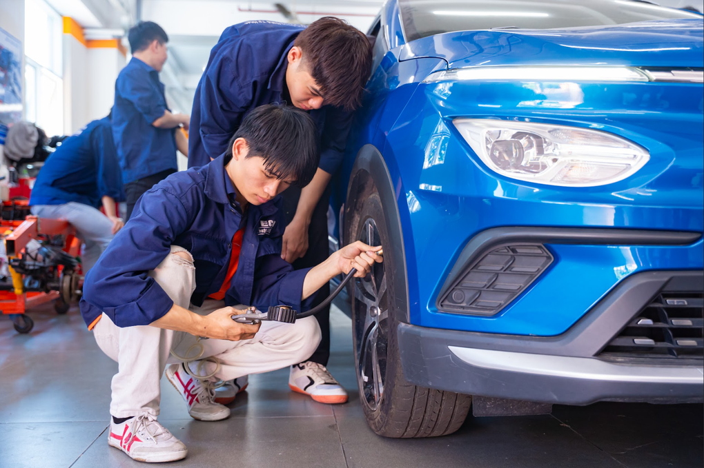 Hàng loạt trường đại học phía Nam công bố điểm sàn, cao nhất 24 điểm - 2