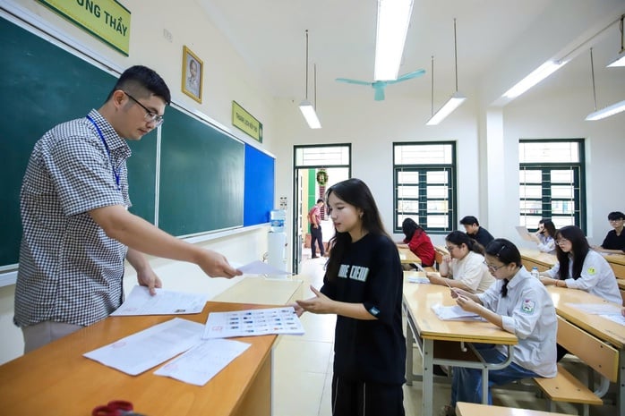Điểm chuẩn trúng tuyển ĐH dự báo giảm - Ảnh 1.