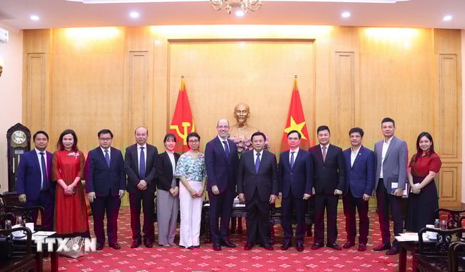 ttxvn-nguyen-xuan-thang-tiep-pho-chu-tich-tap-doan-google-1.jpg