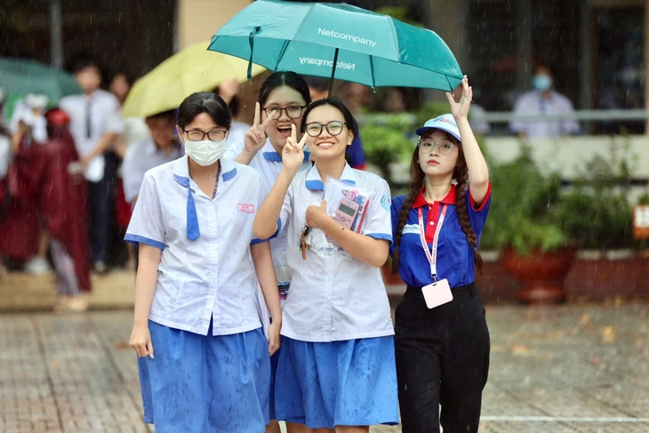 tổ hợp - Ảnh 1.