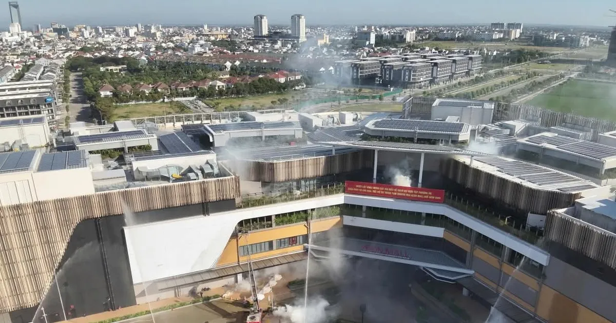 1,700 people practice firefighting at the largest shopping mall in Hue city