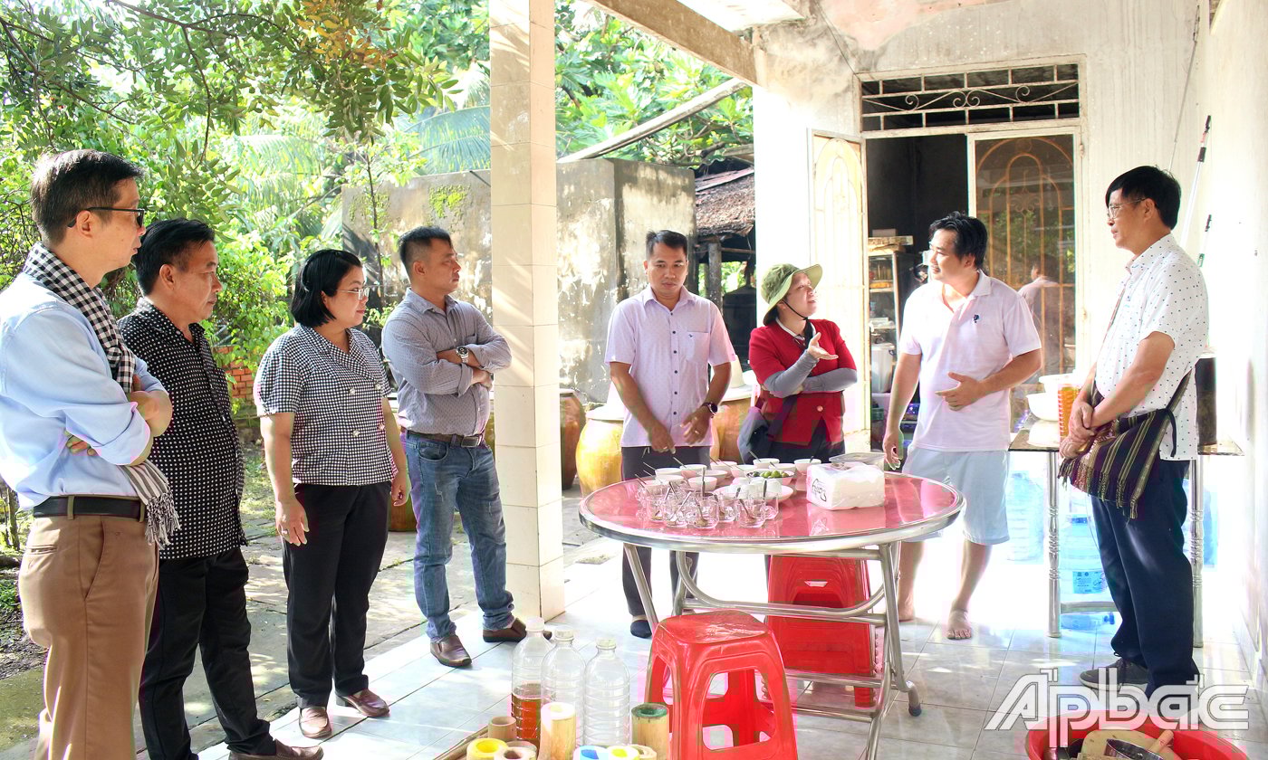 ក