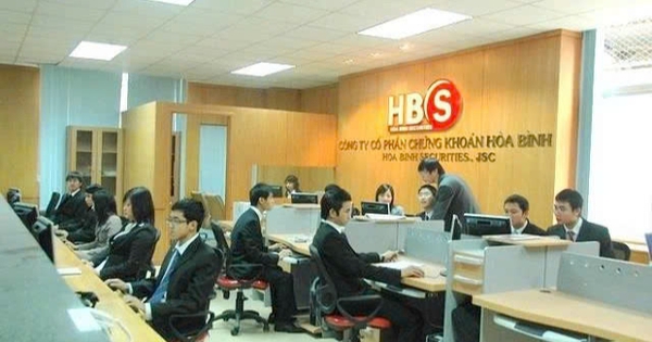 ហេតុផលដែលភាគហ៊ុន HBS របស់ Hoa Binh Securities ត្រូវបានផ្អាកពីការដាក់ប្រាក់បញ្ញើ